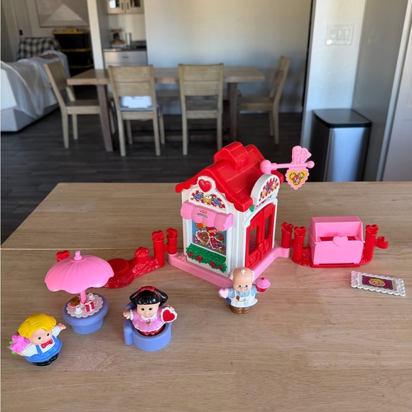 Fisher price little people valentines set